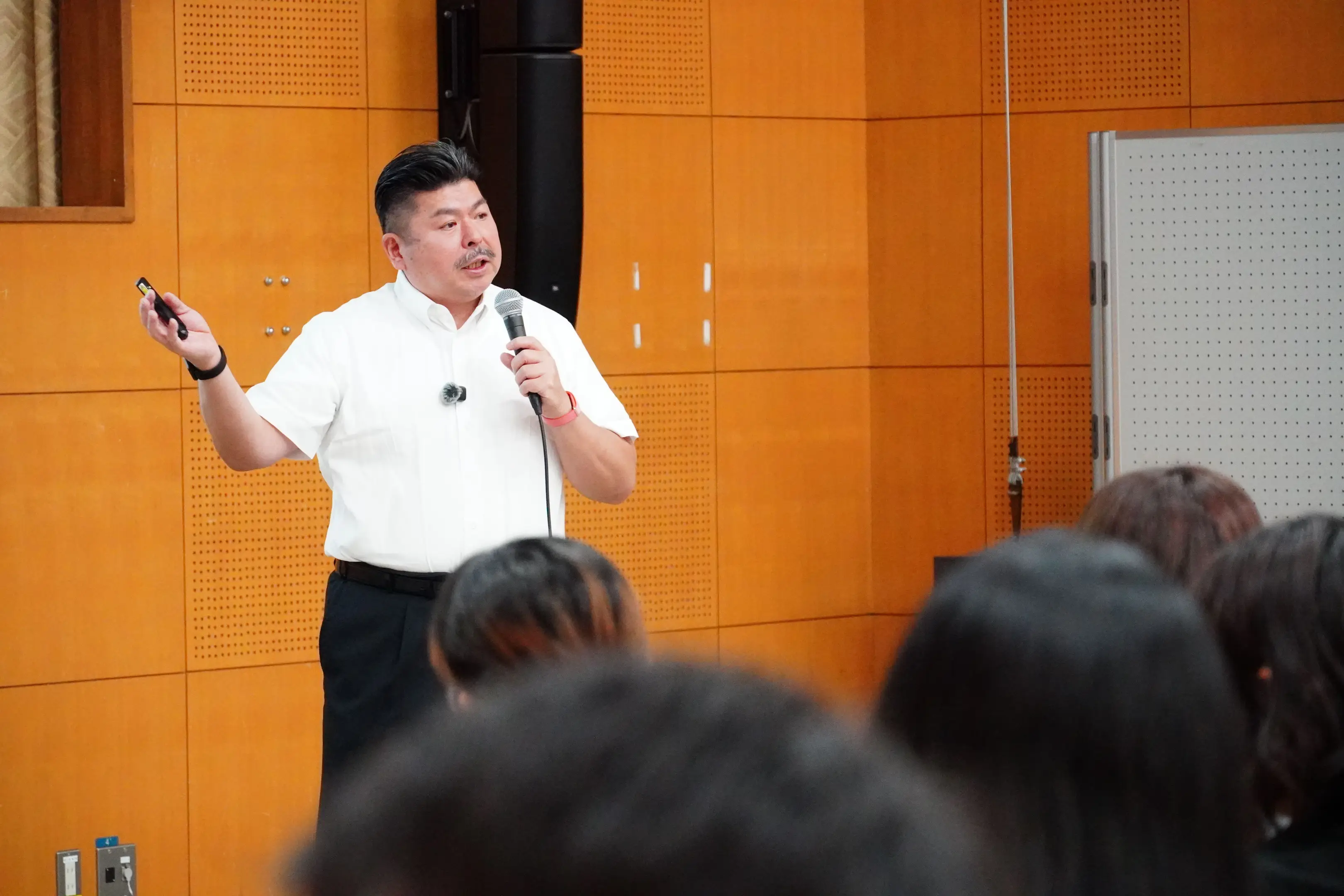 大渕修一先生によるSHARE社内研修の講義