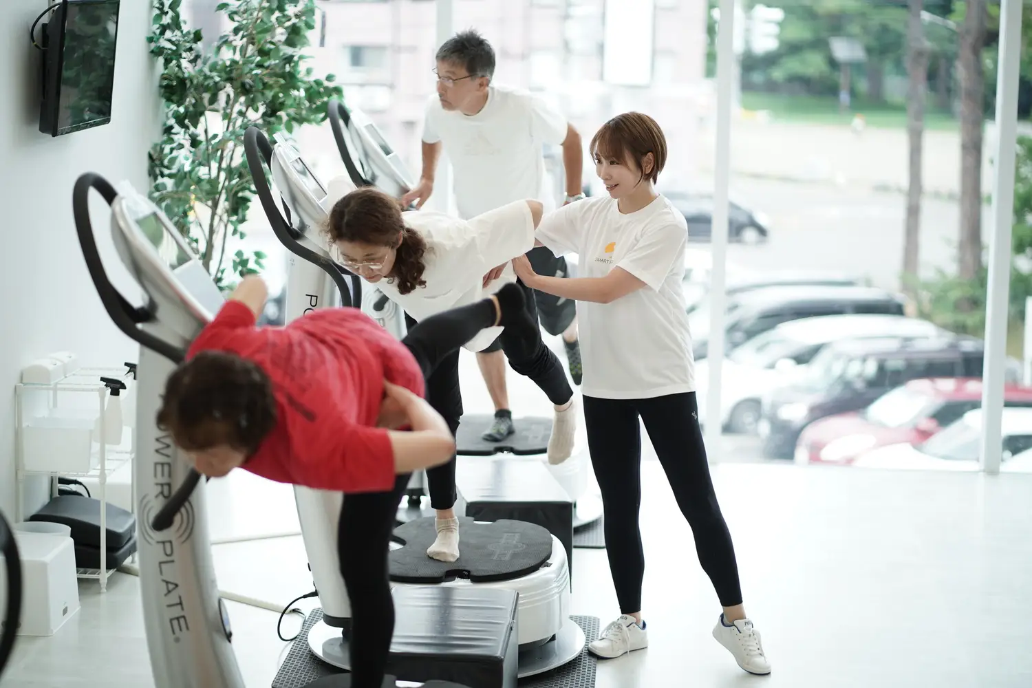 インストラクターが指導している様子