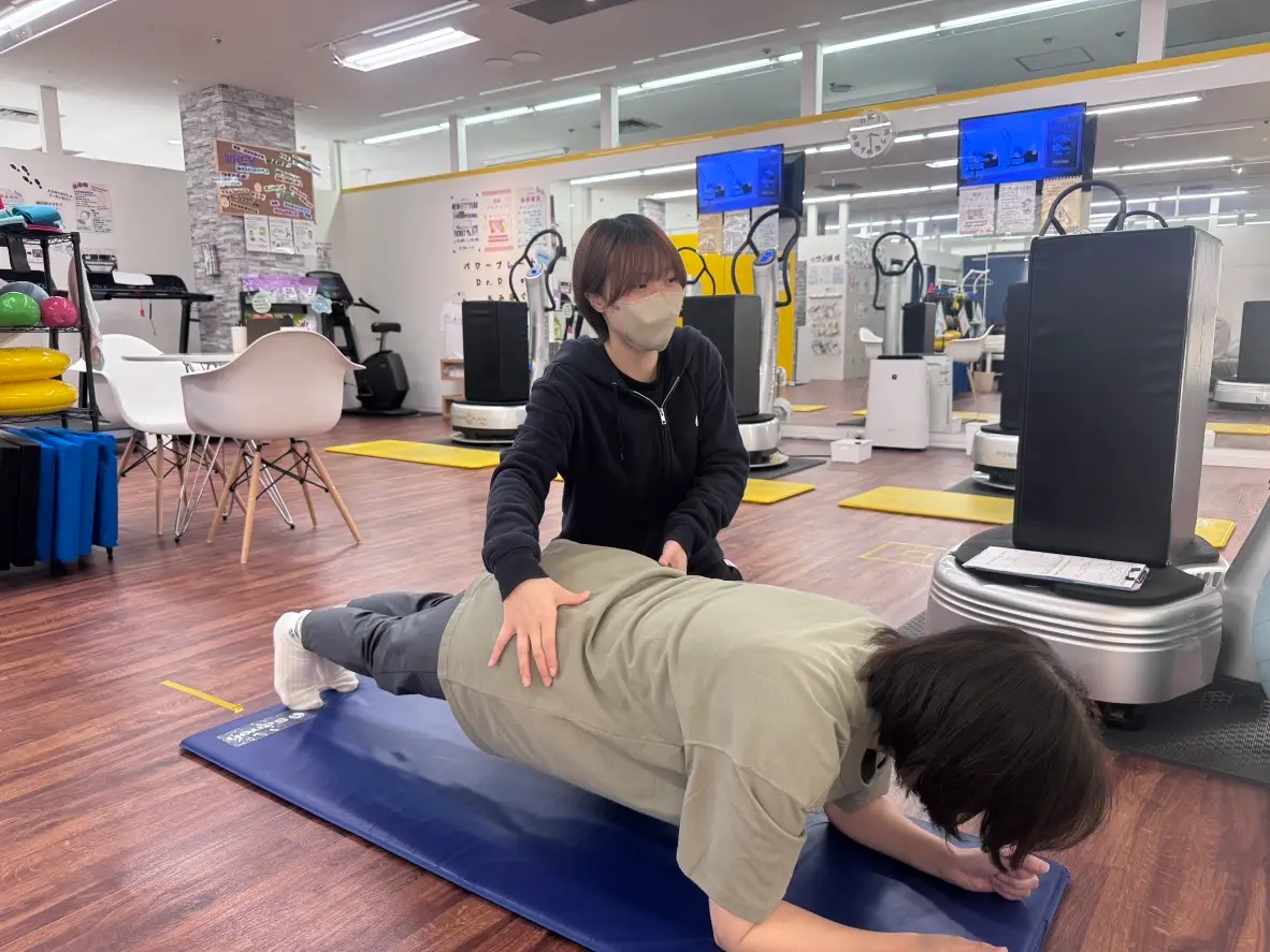 スタッフの集合写真